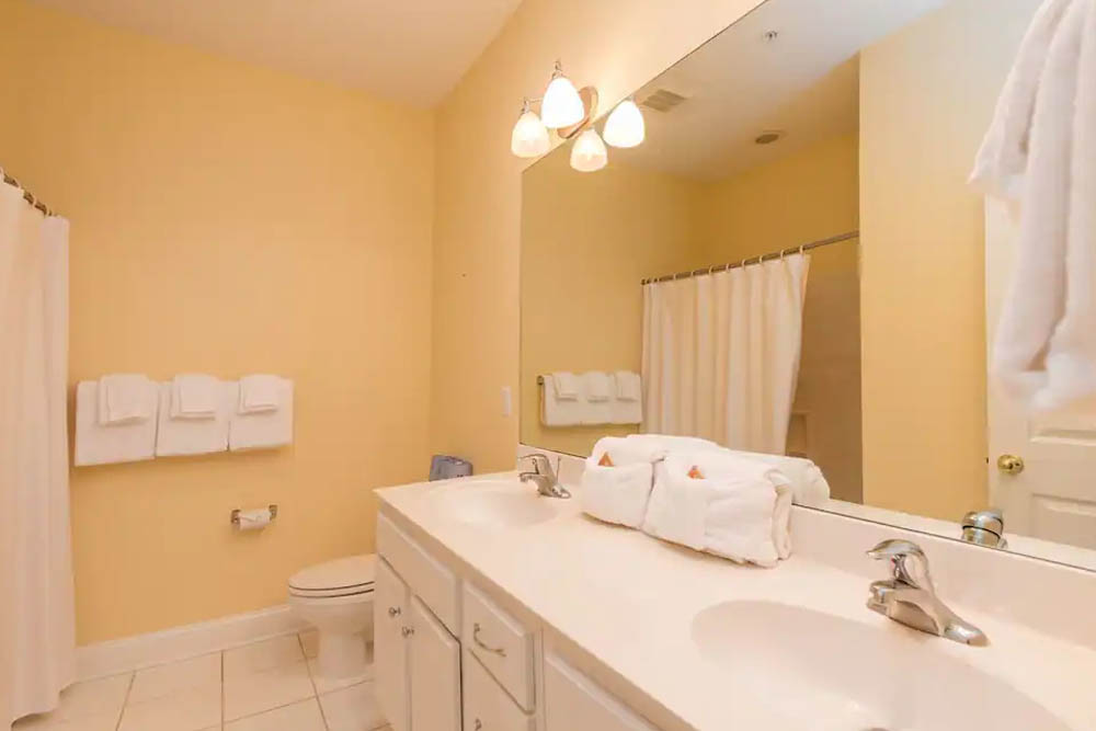 Bathroom with double sinks in the Three Bedroom Villa East at Coral Sands Resort by Palmera in Hilton Head 1000