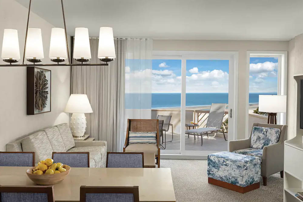 Living Room with views of the Ocean in the 2-Bedroom Villa at the Marriott Monarch at Sea Pines in Hilton Head 1000