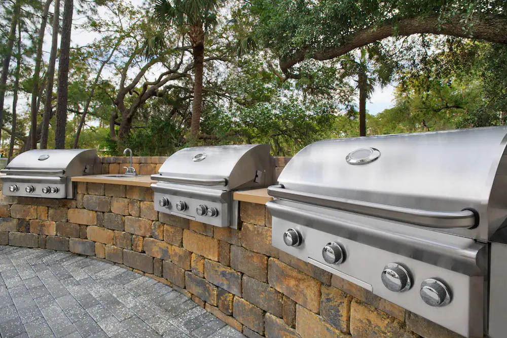 Outdoor Grills at the Marriott Harbour Club in Hilton Head 1000