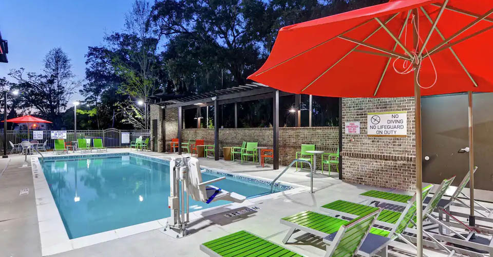 Outloor Pool with seating at the Home2 Suites by Hilton in Hilton Head 960