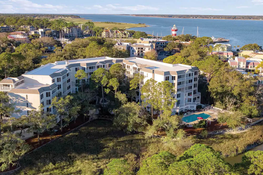 Top down view of the Marriott Harbour Club in Hilton Head 1000